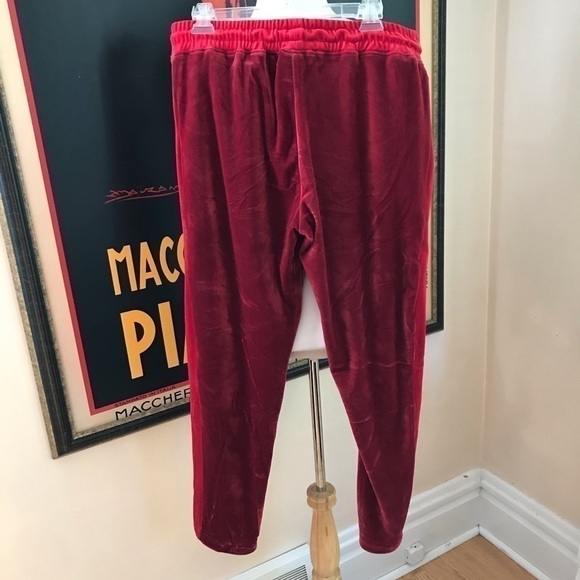 NBA: NWT Bulls Vintage 90s Style Red Velvet Drawstring Lounge Sweat Pants - Picture 3 of 7